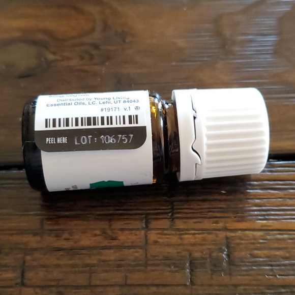 Young Living essential oil - Picture 4 of 5